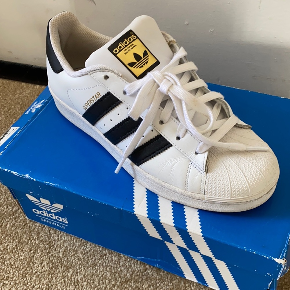 Adidas sneakers three strip
